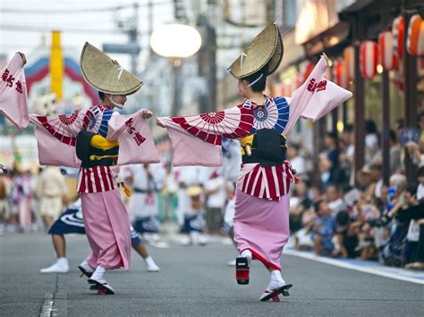 ご指導のほどよろしくお願いします。さて、今日は日本の文化とその多様性について少しお話ししたいと思います。